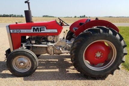 1976 Massey Ferguson 230 Tractor