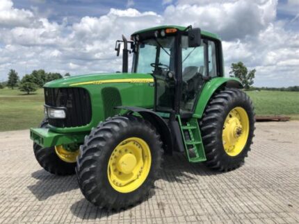 2004 John Deere 7320
