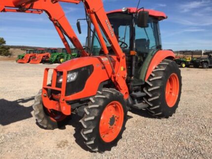 Kubota M7040D