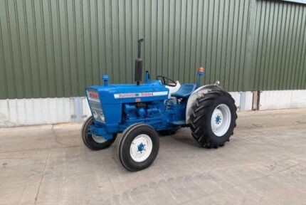 FORD 2000 TRACTOR