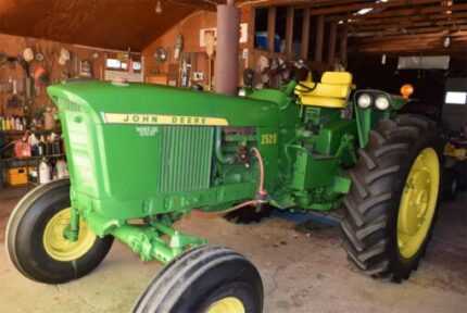 1970 John Deere 2520