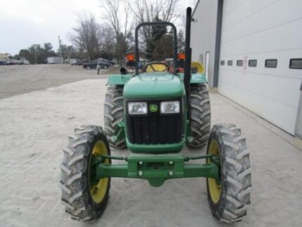 2010 John Deere 5055E
