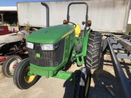 2015 John Deere 5065E