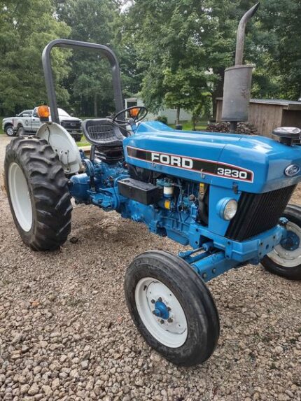 FORD 3230 TRACTOR
