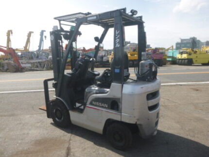 NISSAN P1F1A15D FORKLIFT