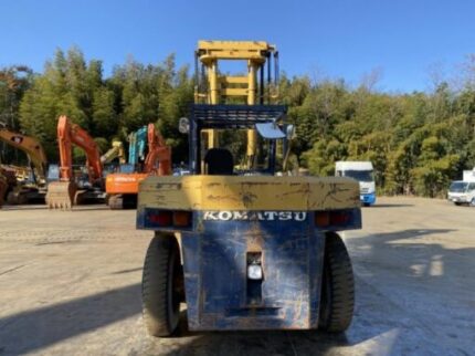 KOMATSU FD150E-5 FORKLIFT