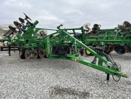 2023 John Deere 2730