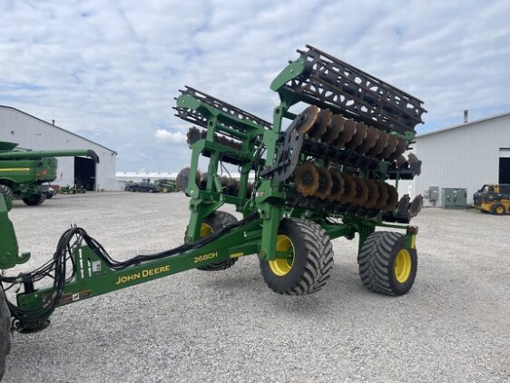 67996790_large_97729-562x422-1 2023 John Deere 2680H