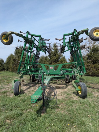 2007 John Deere 2210
