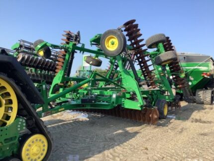 2023 John Deere 2660