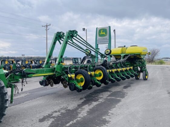 72826339_large_58854-562x422-1 2008 John Deere 1770NT CCS